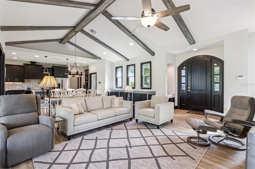 For Sale: $600,000 (2 beds, 2 baths, 2087 Square Feet)