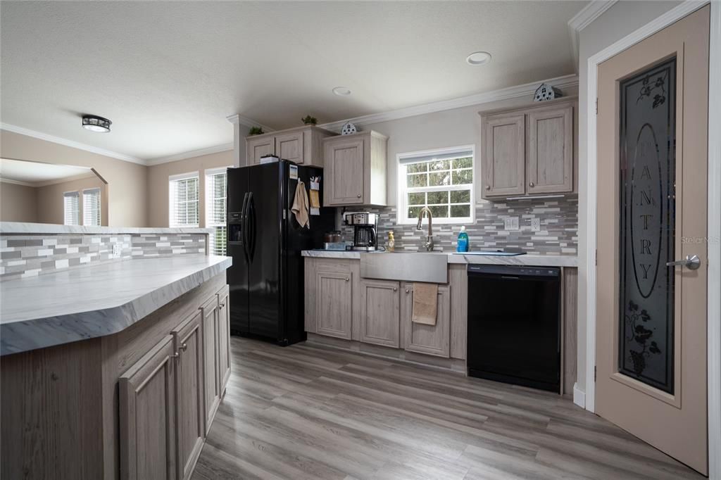 For Sale: $474,900 (4 beds, 2 baths, 1944 Square Feet)