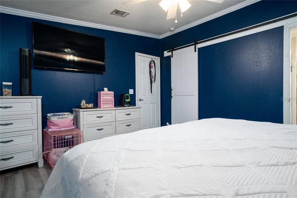 For Sale: $474,900 (4 beds, 2 baths, 1944 Square Feet)