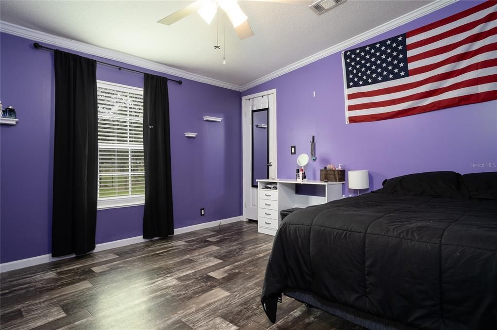 For Sale: $474,900 (4 beds, 2 baths, 1944 Square Feet)