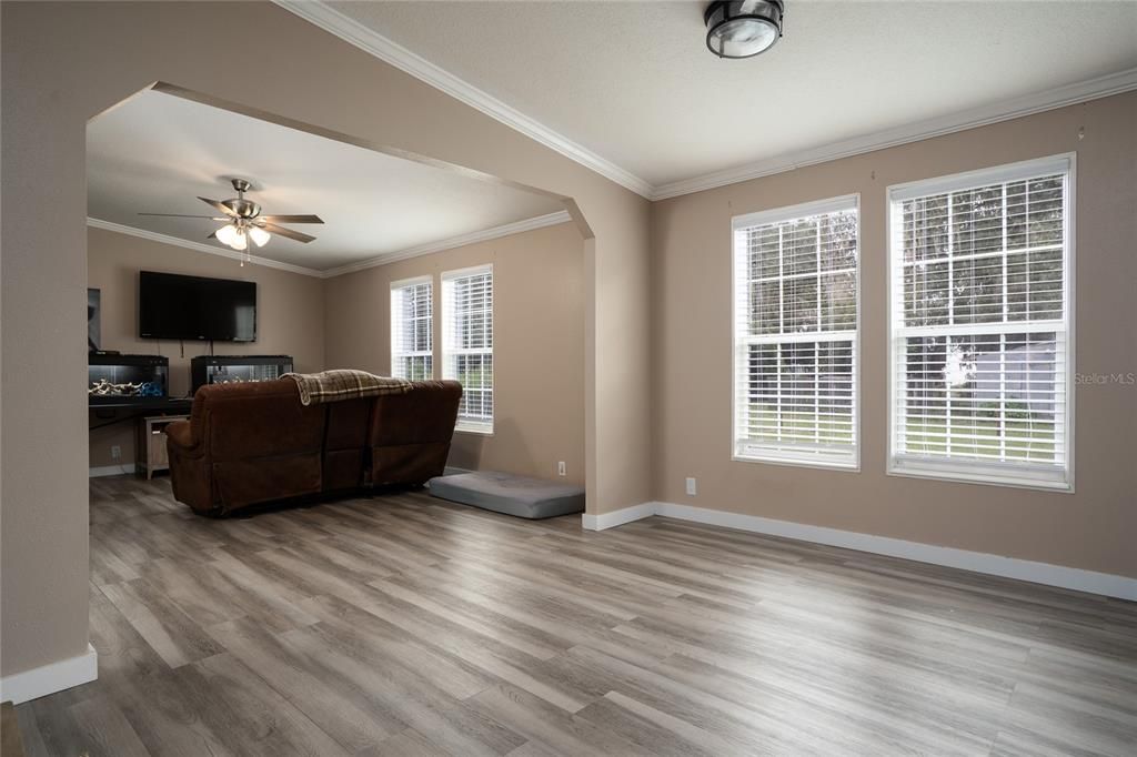 For Sale: $474,900 (4 beds, 2 baths, 1944 Square Feet)