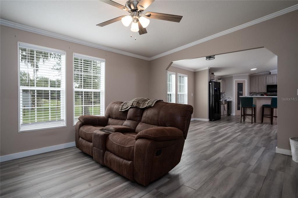 For Sale: $474,900 (4 beds, 2 baths, 1944 Square Feet)
