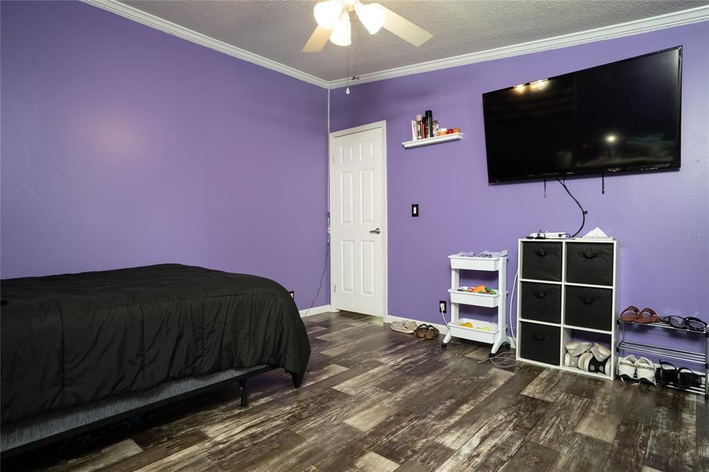 For Sale: $474,900 (4 beds, 2 baths, 1944 Square Feet)