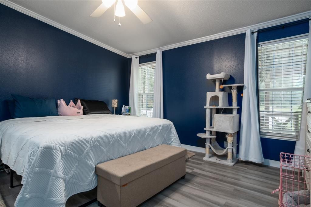 For Sale: $474,900 (4 beds, 2 baths, 1944 Square Feet)
