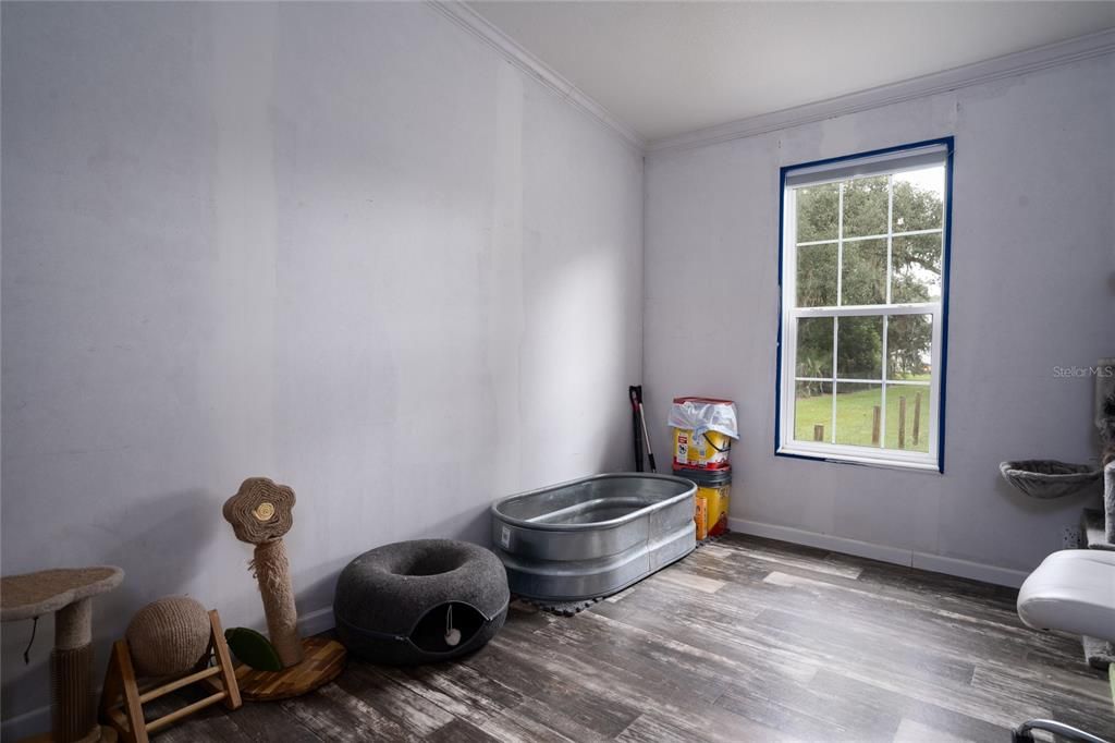 For Sale: $474,900 (4 beds, 2 baths, 1944 Square Feet)