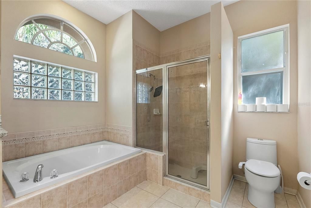На продажу: $550,000 (3 спален, 2 ванн, 1805 Квадратных фут)