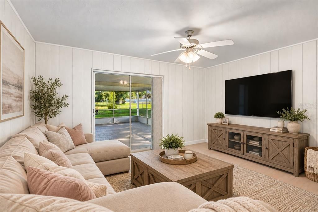 For Sale: $315,000 (3 beds, 2 baths, 1272 Square Feet)