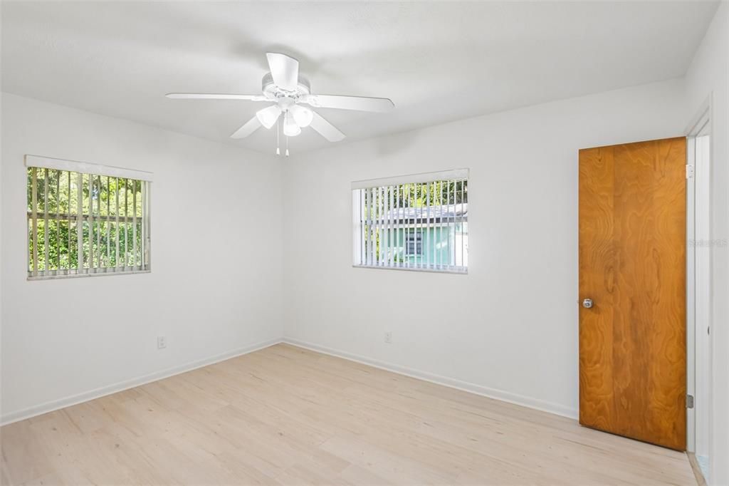 For Sale: $315,000 (3 beds, 2 baths, 1272 Square Feet)
