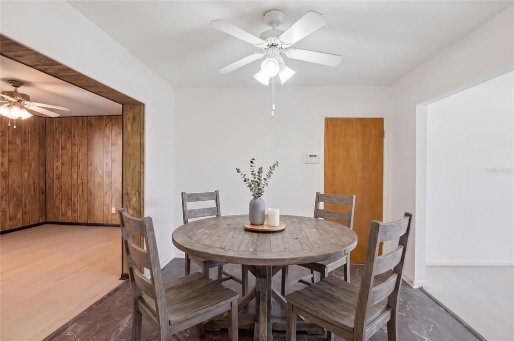 For Sale: $315,000 (3 beds, 2 baths, 1272 Square Feet)