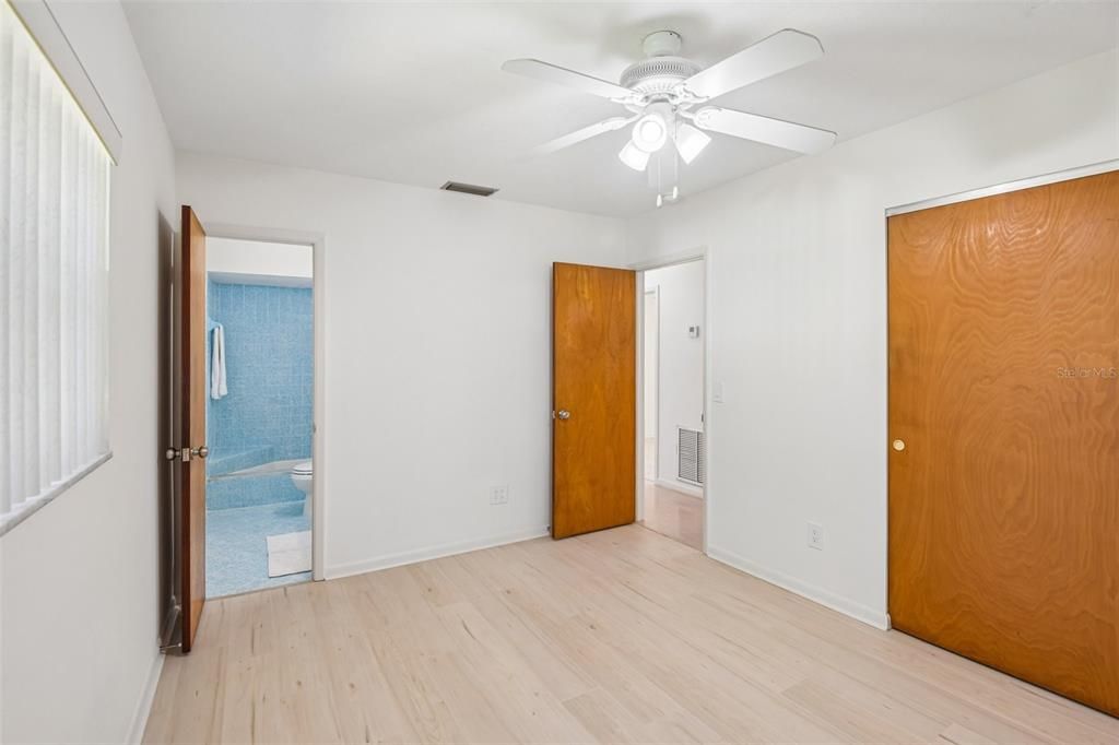 For Sale: $315,000 (3 beds, 2 baths, 1272 Square Feet)