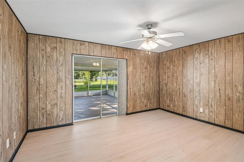 For Sale: $315,000 (3 beds, 2 baths, 1272 Square Feet)