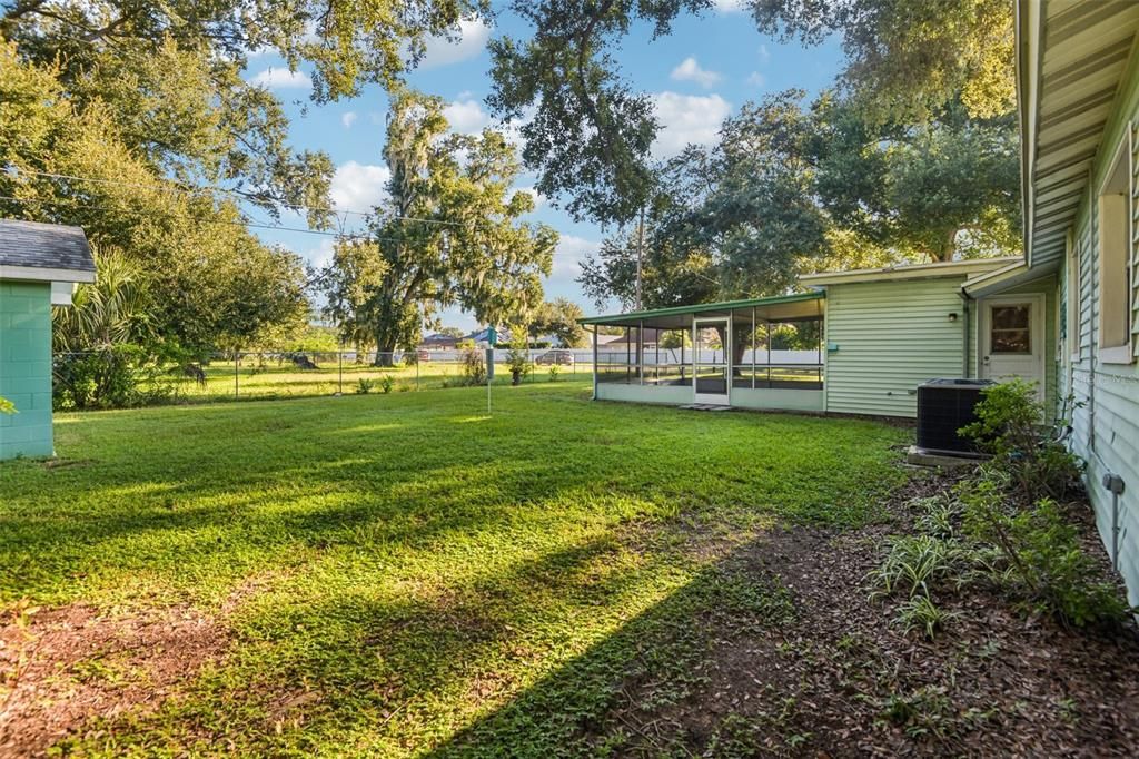 For Sale: $315,000 (3 beds, 2 baths, 1272 Square Feet)