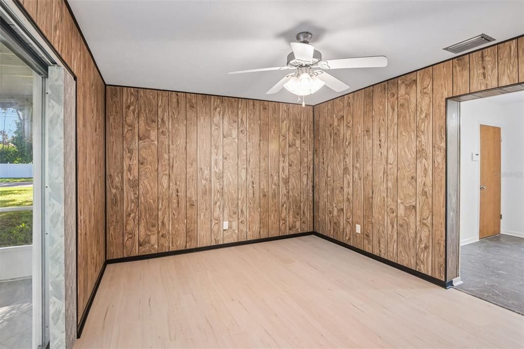 For Sale: $315,000 (3 beds, 2 baths, 1272 Square Feet)