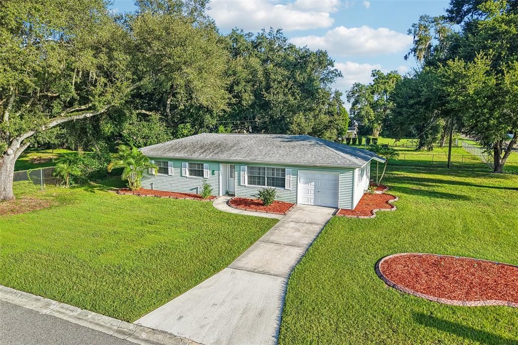 For Sale: $315,000 (3 beds, 2 baths, 1272 Square Feet)