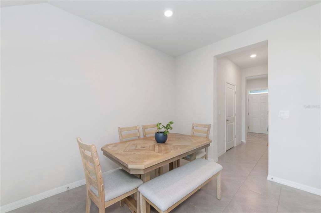 На продажу: $339,000 (3 спален, 2 ванн, 1673 Квадратных фут)