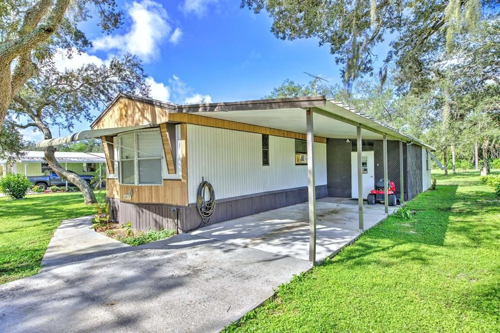 For Sale: $130,000 (2 beds, 2 baths, 938 Square Feet)