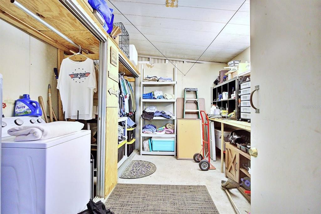 For Sale: $130,000 (2 beds, 2 baths, 938 Square Feet)