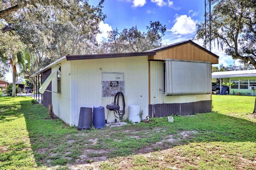 For Sale: $130,000 (2 beds, 2 baths, 938 Square Feet)