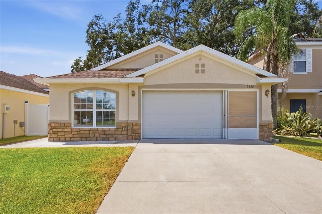 For Sale: $250,000 (3 beds, 2 baths, 1412 Square Feet)
