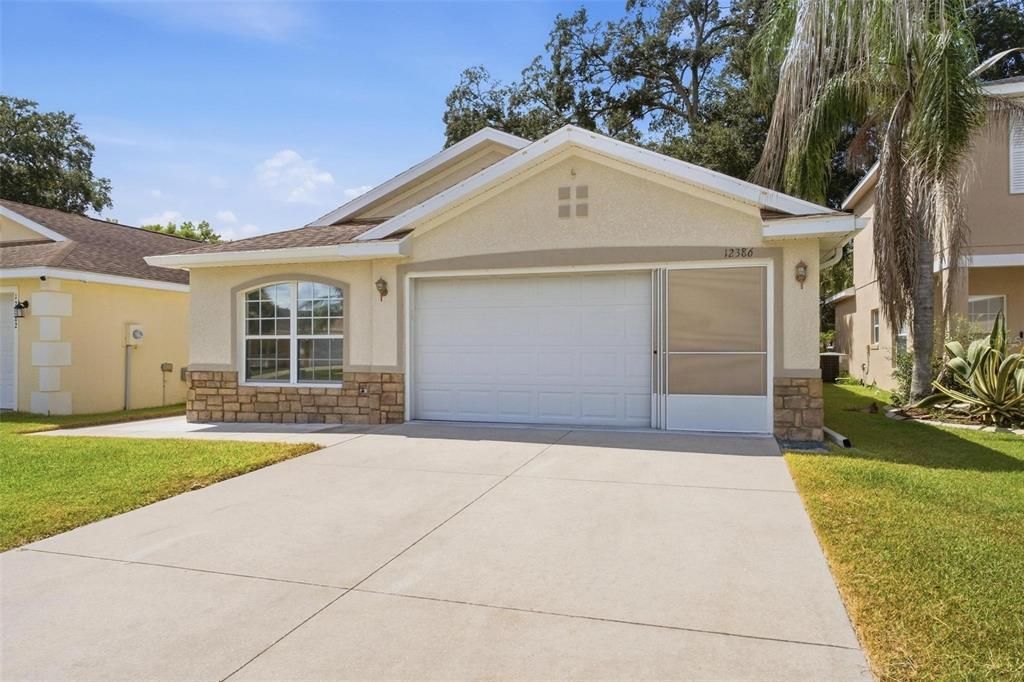 For Sale: $250,000 (3 beds, 2 baths, 1412 Square Feet)