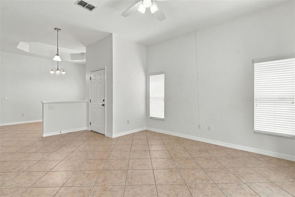For Sale: $250,000 (3 beds, 2 baths, 1412 Square Feet)