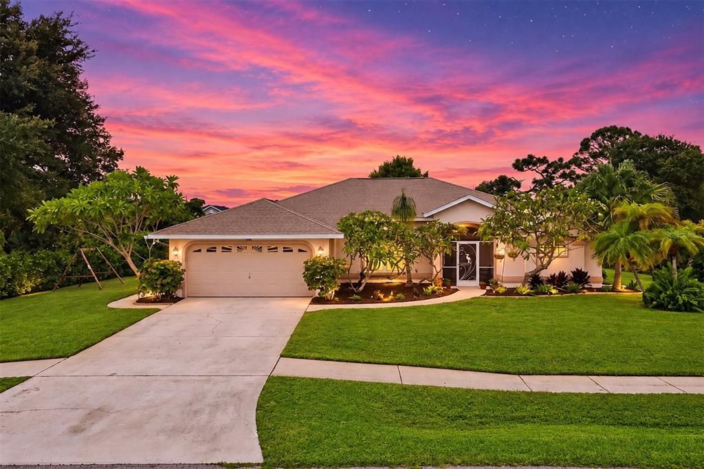 En Venta: $699,950 (5 camas, 3 baños, 2904 Pies cuadrados)