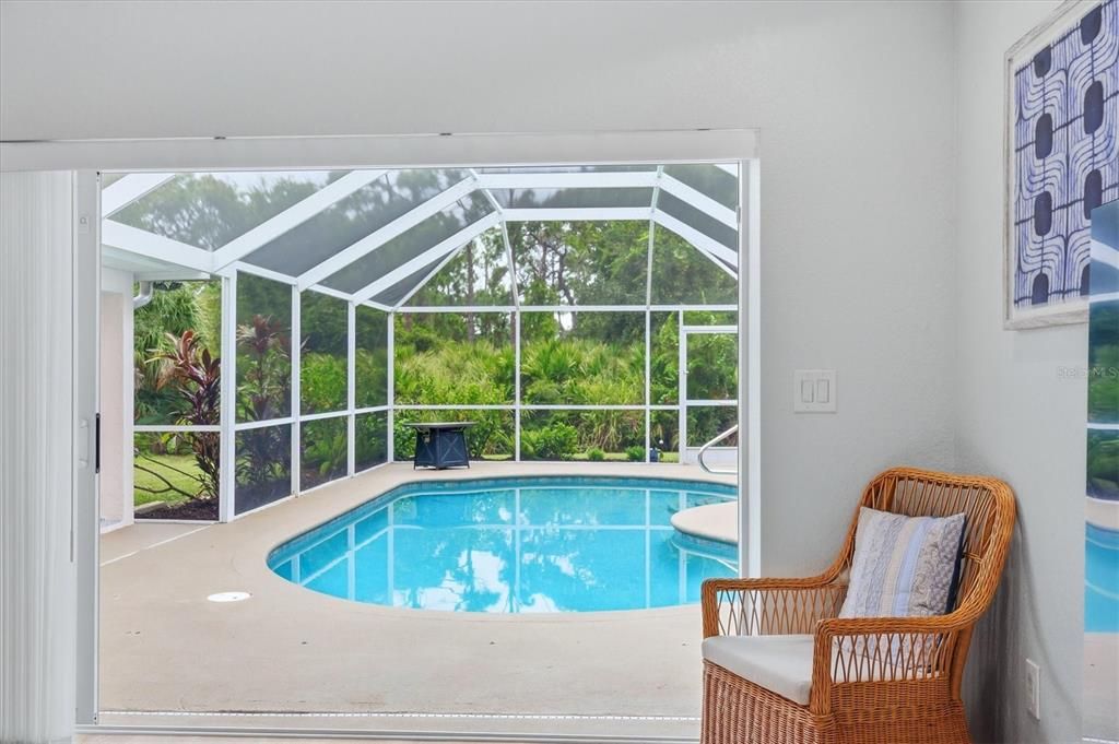 En Venta: $699,950 (5 camas, 3 baños, 2904 Pies cuadrados)