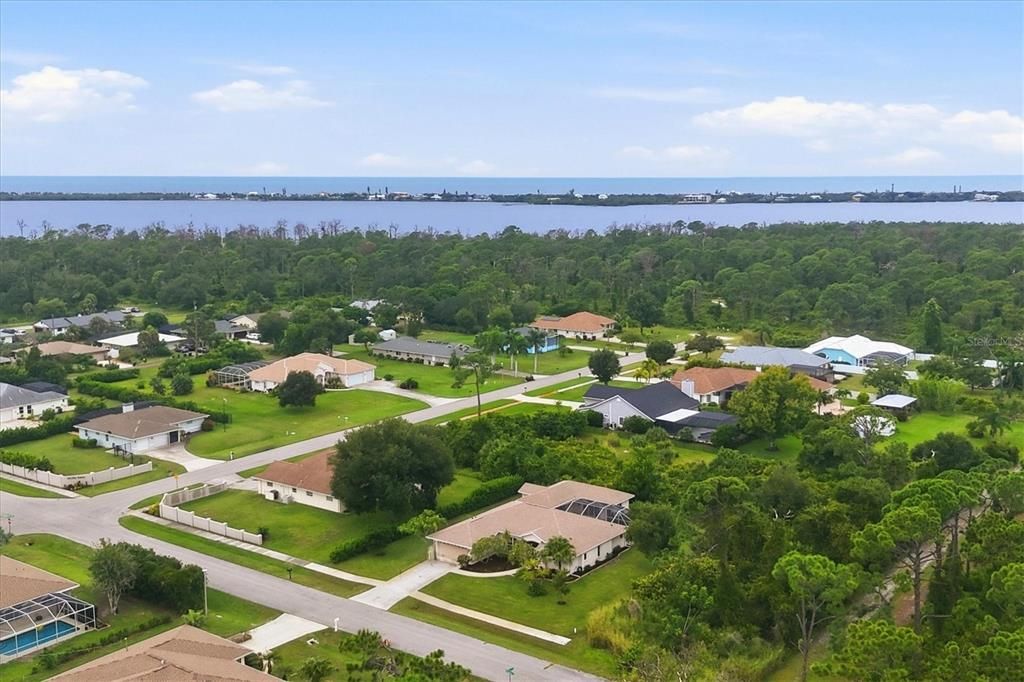 En Venta: $699,950 (5 camas, 3 baños, 2904 Pies cuadrados)