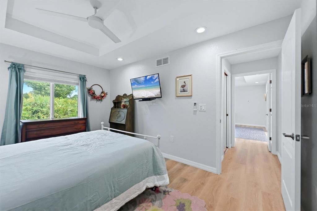 En Venta: $699,950 (5 camas, 3 baños, 2904 Pies cuadrados)