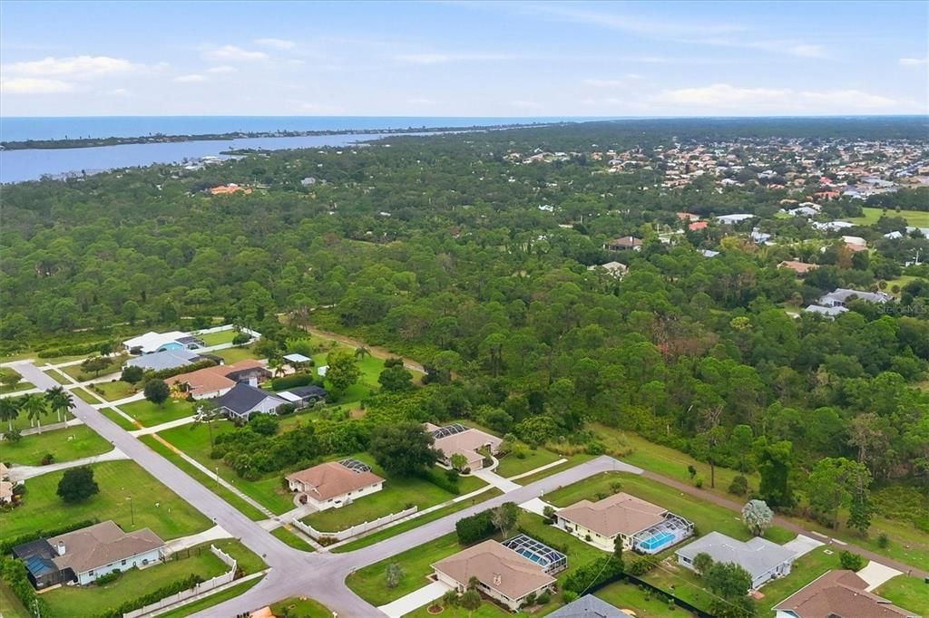 En Venta: $699,950 (5 camas, 3 baños, 2904 Pies cuadrados)