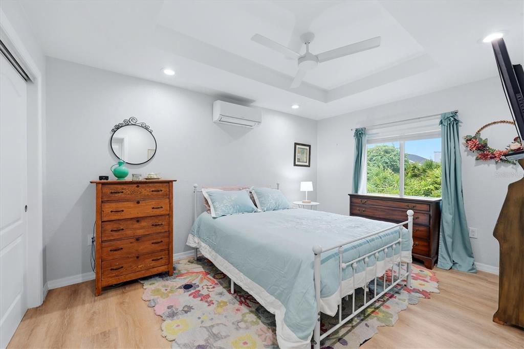 En Venta: $699,950 (5 camas, 3 baños, 2904 Pies cuadrados)