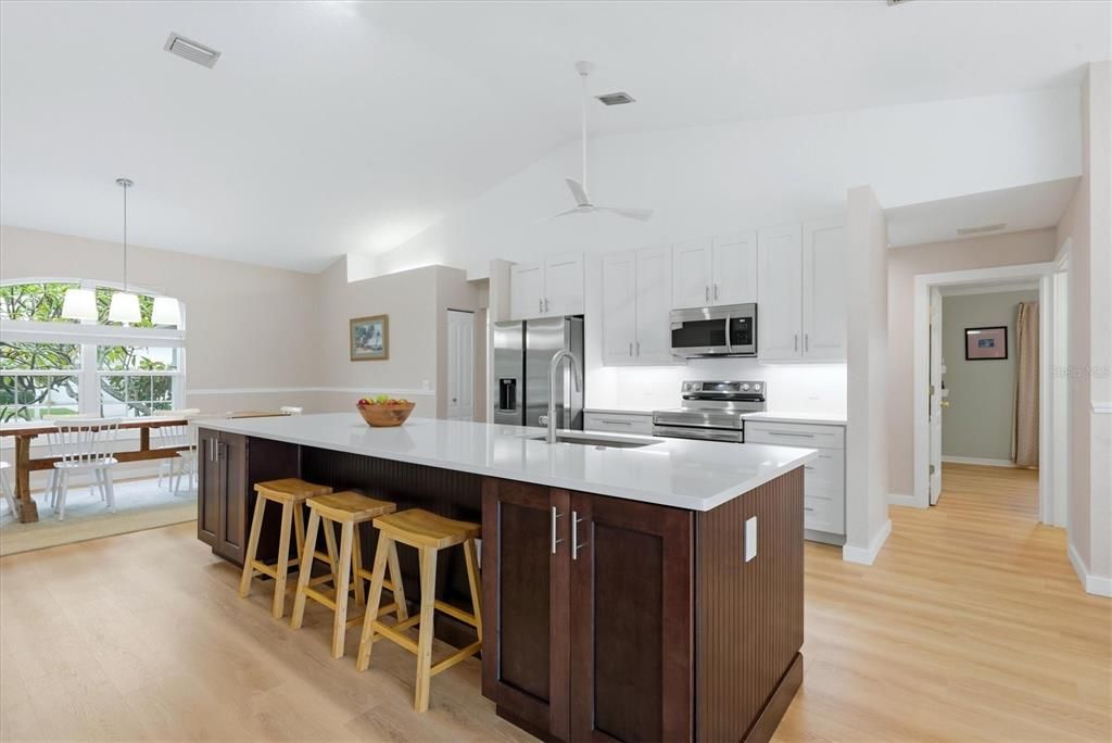 En Venta: $699,950 (5 camas, 3 baños, 2904 Pies cuadrados)