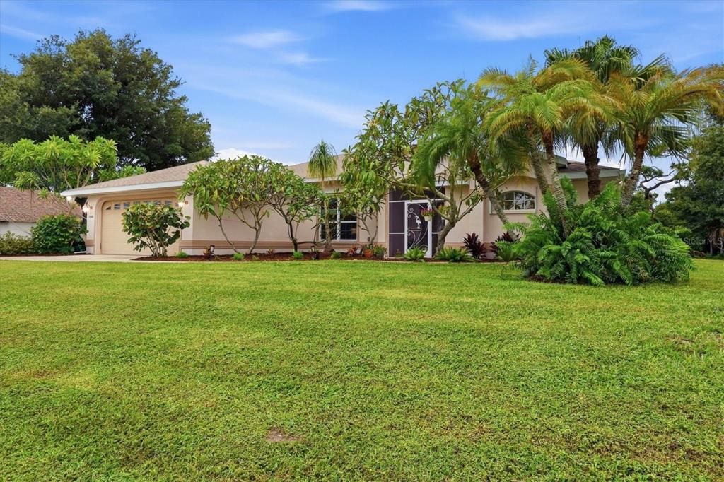 En Venta: $699,950 (5 camas, 3 baños, 2904 Pies cuadrados)