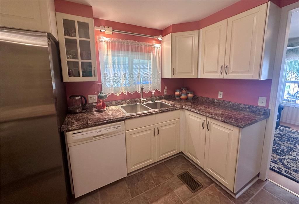 En Venta: $250,000 (3 camas, 2 baños, 1320 Pies cuadrados)