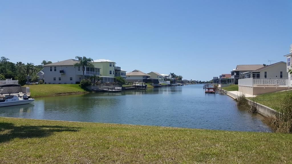 На продажу: $52,900 (0.17 acres)
