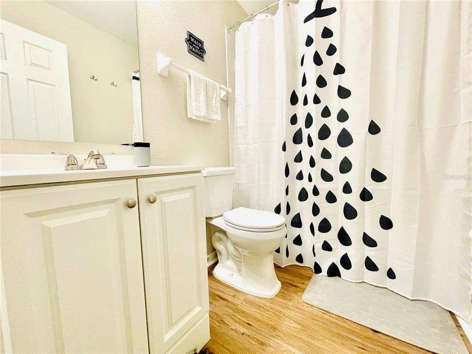 На продажу: $349,000 (3 спален, 2 ванн, 1104 Квадратных фут)