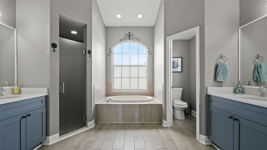 For Sale: $510,000 (4 beds, 3 baths, 2729 Square Feet)