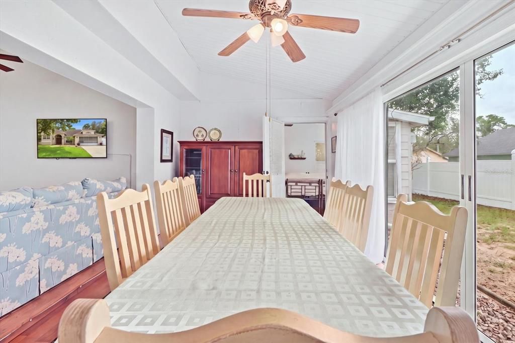 : $344,900 (4 camas, 2 baños, 1995 Pies cuadrados)