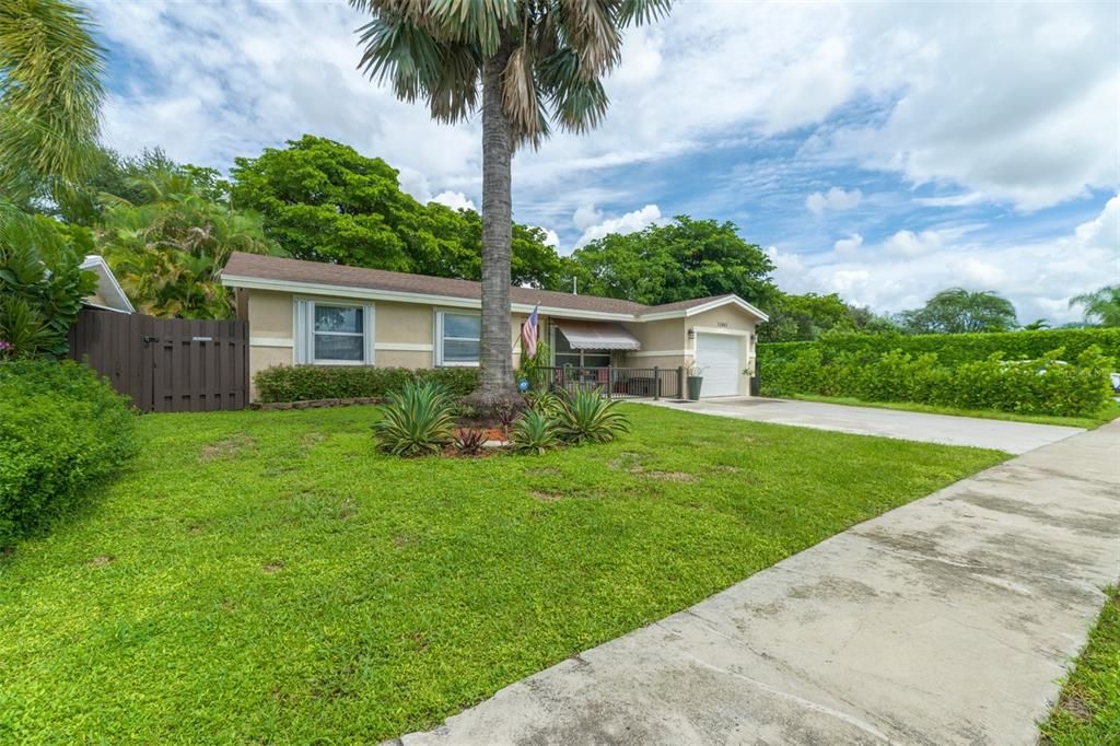 En Venta: $515,000 (3 camas, 2 baños, 1179 Pies cuadrados)