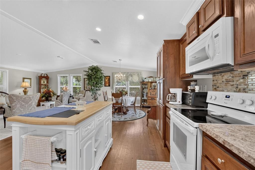 For Sale: $265,000 (2 beds, 2 baths, 1508 Square Feet)