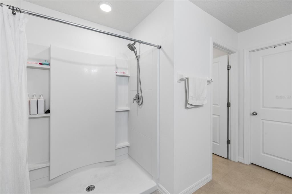 En Venta: $499,000 (5 camas, 3 baños, 2674 Pies cuadrados)