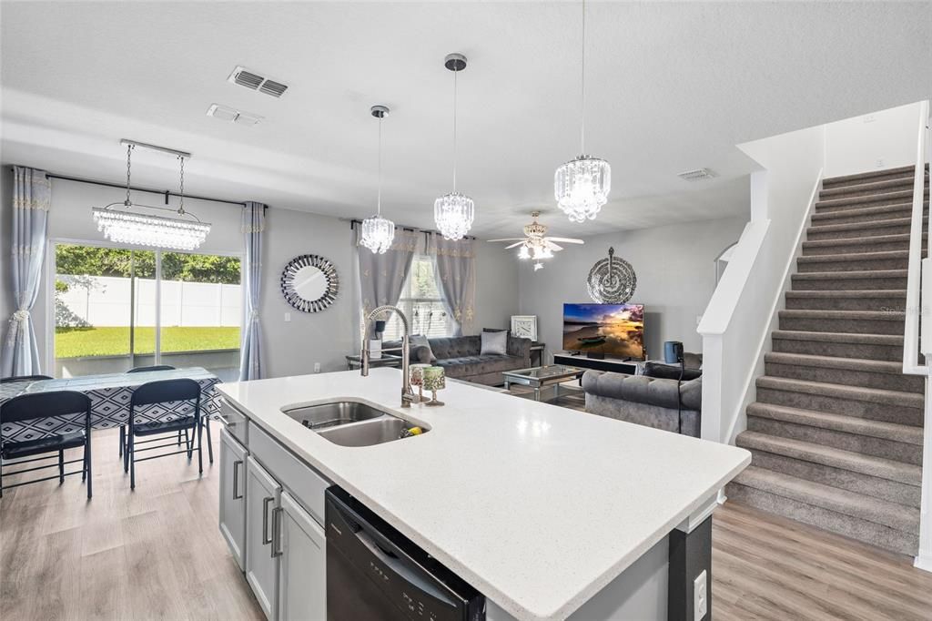 En Venta: $499,000 (5 camas, 3 baños, 2674 Pies cuadrados)