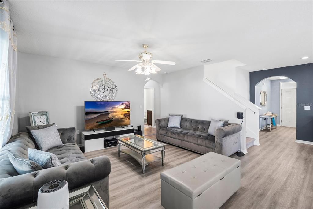 En Venta: $499,000 (5 camas, 3 baños, 2674 Pies cuadrados)