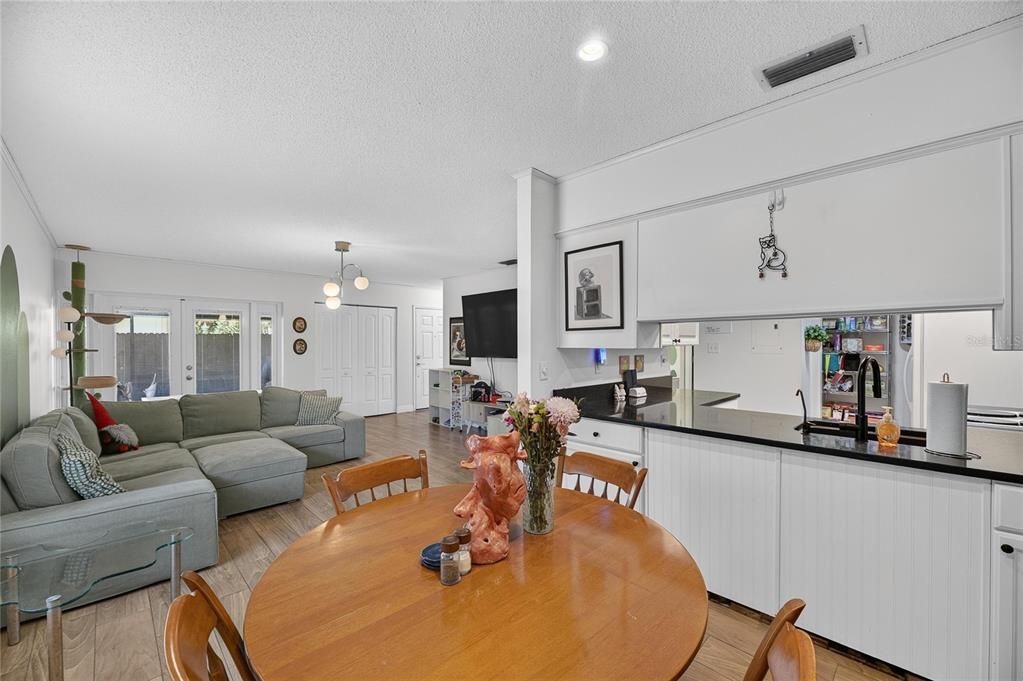 En Venta: $214,990 (2 camas, 1 baños, 998 Pies cuadrados)