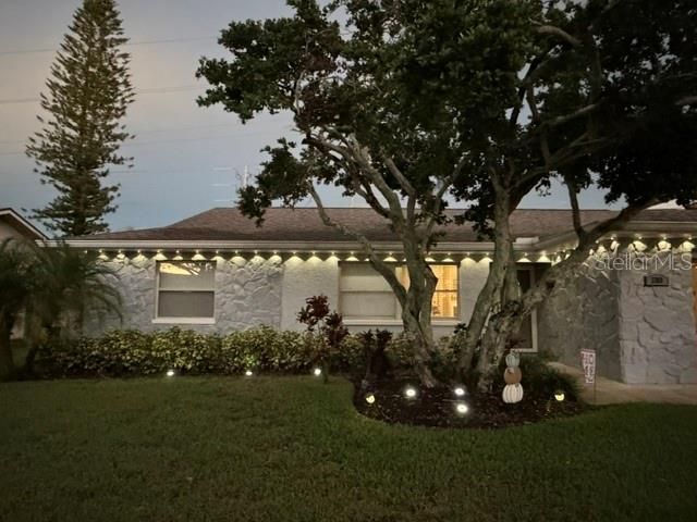 For Sale: $549,900 (3 beds, 2 baths, 1605 Square Feet)