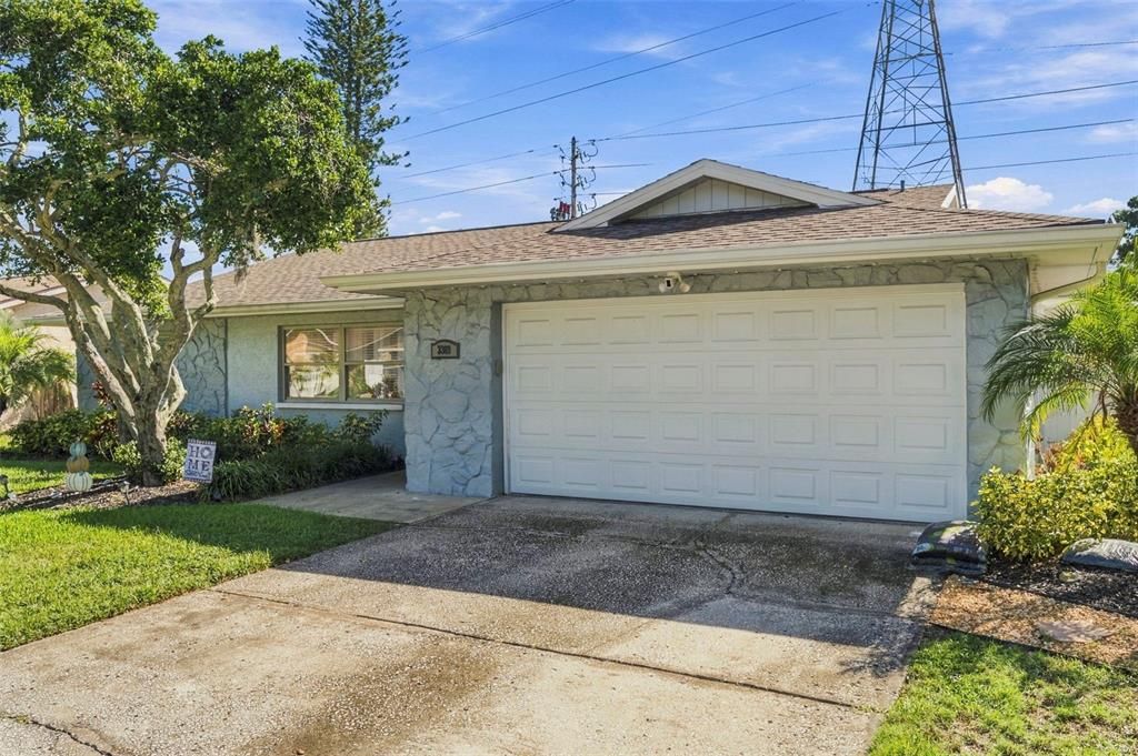 For Sale: $549,900 (3 beds, 2 baths, 1605 Square Feet)