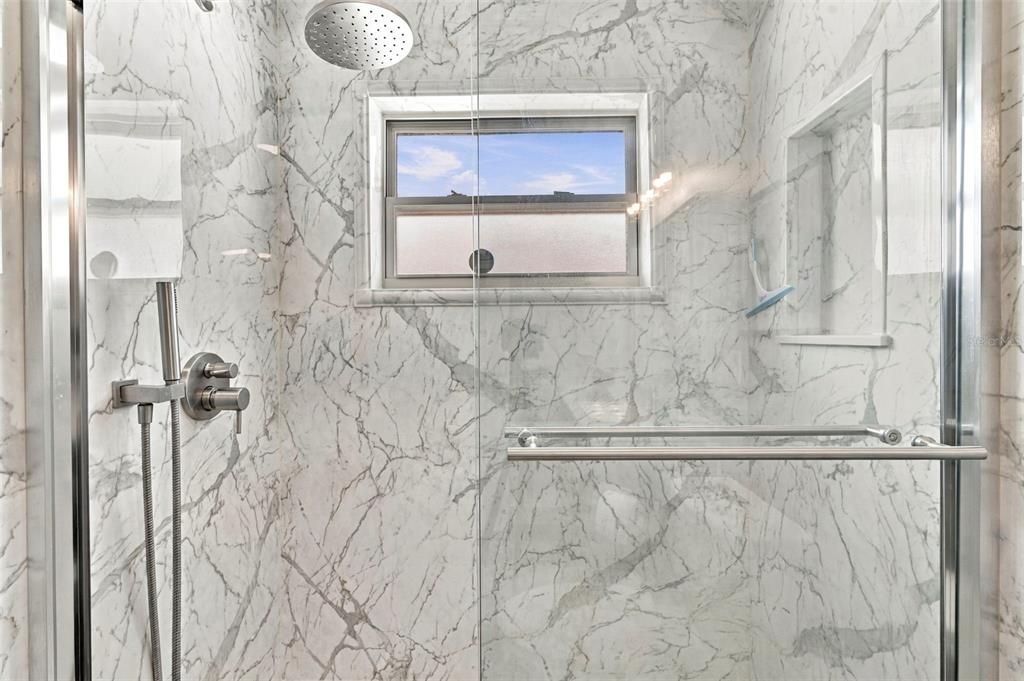 For Sale: $549,900 (3 beds, 2 baths, 1605 Square Feet)
