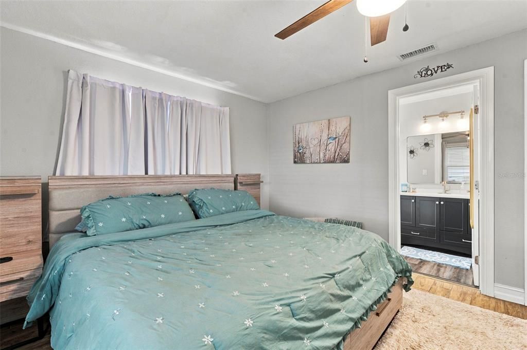 For Sale: $549,900 (3 beds, 2 baths, 1605 Square Feet)