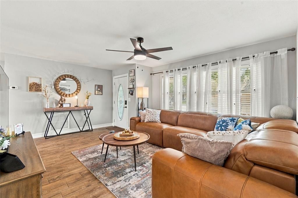 For Sale: $549,900 (3 beds, 2 baths, 1605 Square Feet)