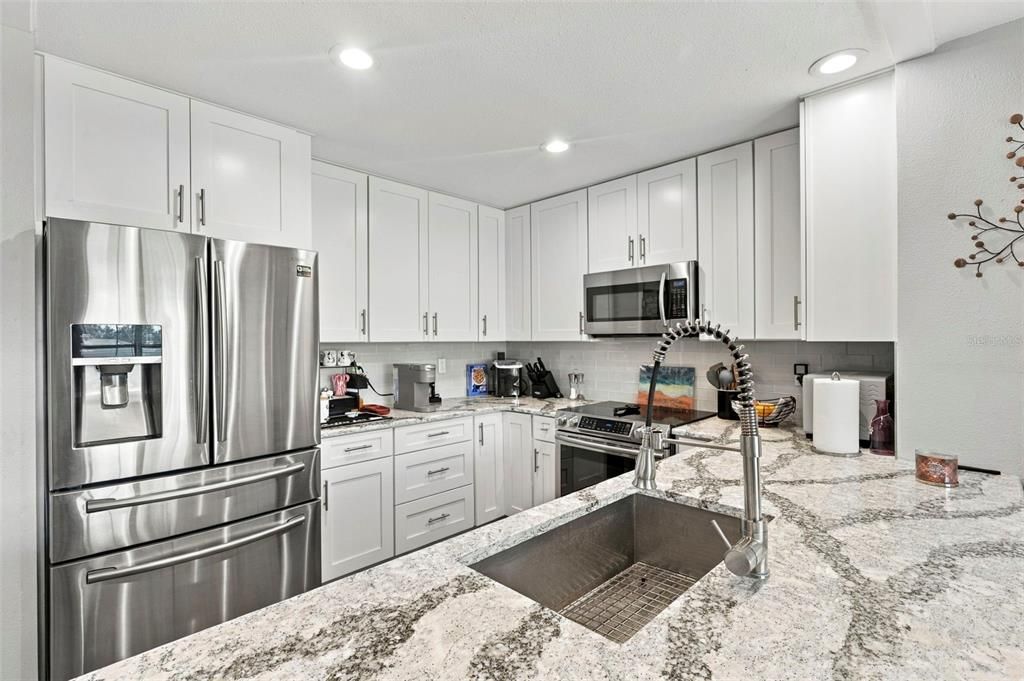 For Sale: $549,900 (3 beds, 2 baths, 1605 Square Feet)